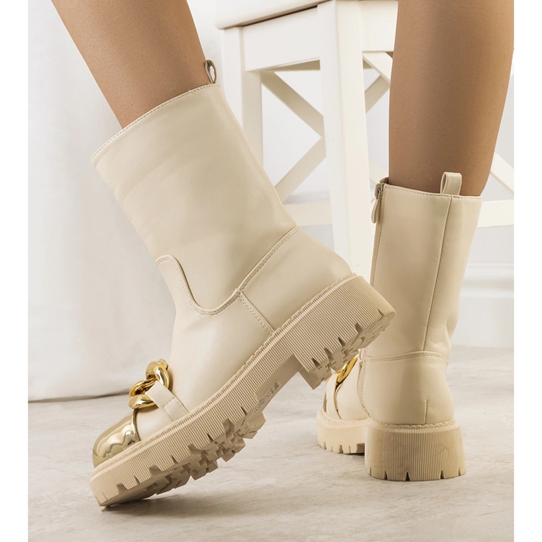 Botas beige con cadena Morro 1 Botas beige con cadena Morro 1
