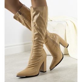 Botas beige de tacón alto de Manau 1