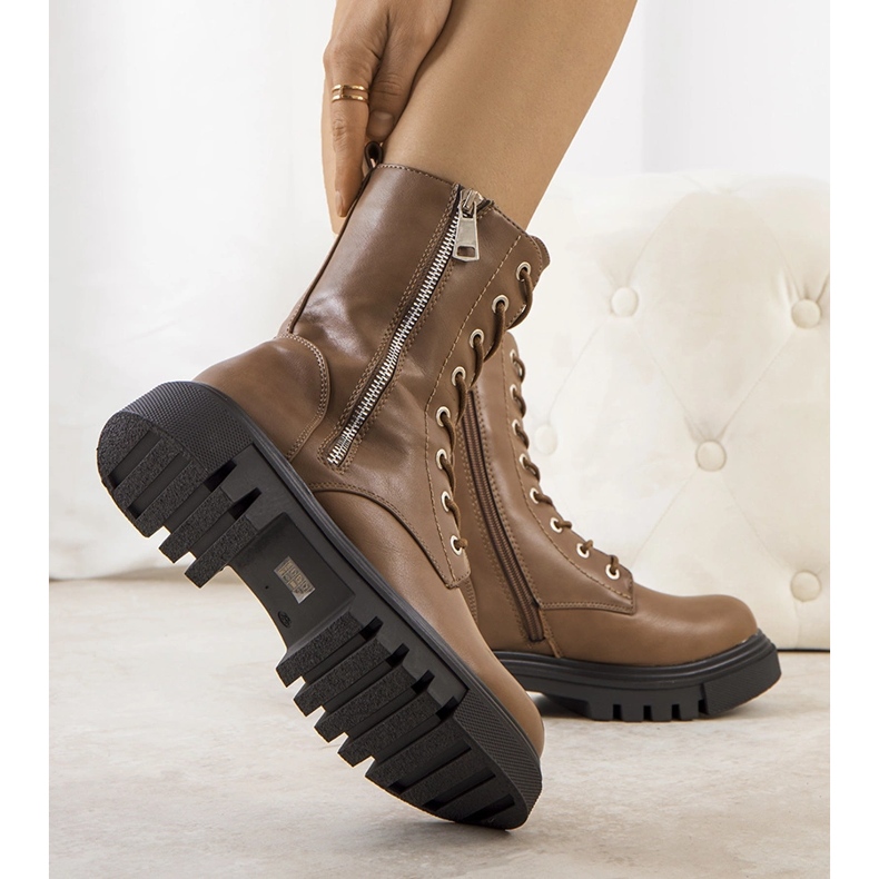 Botas beige oscuro de Enoksen 1 Botas beige oscuro de Enoksen 1