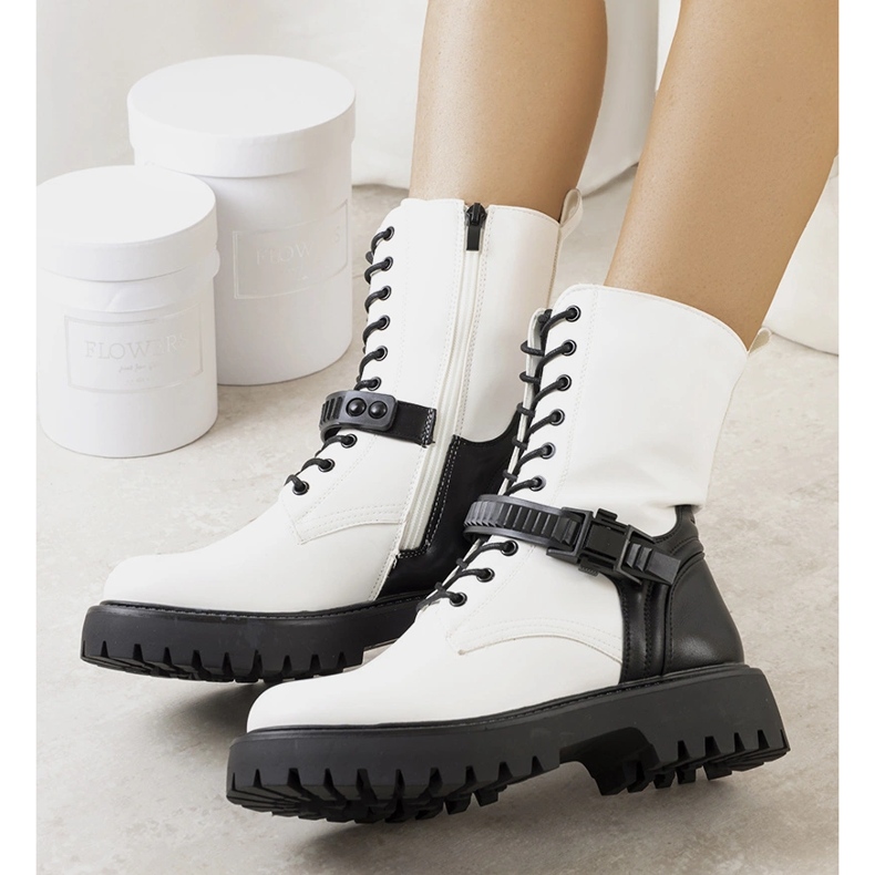 Los bolsos blancos de Livenza negro 1