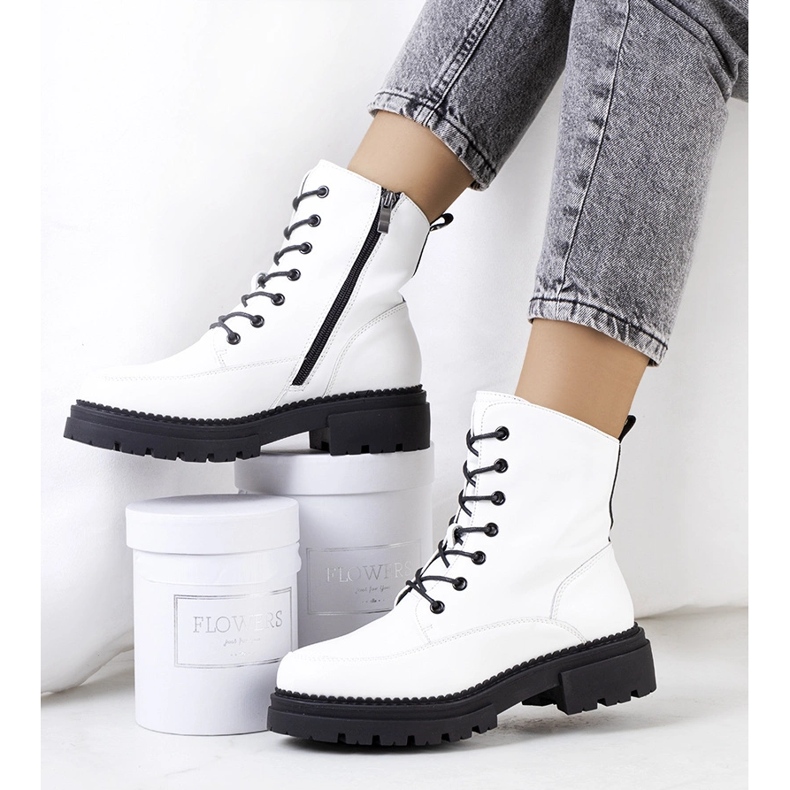 Los tramperos blancos de Calder 1 Los tramperos blancos de Calder 1