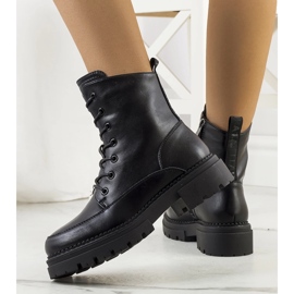 Los cazadores negros de Calder 2