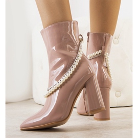 Botas lacadas en beige 1
