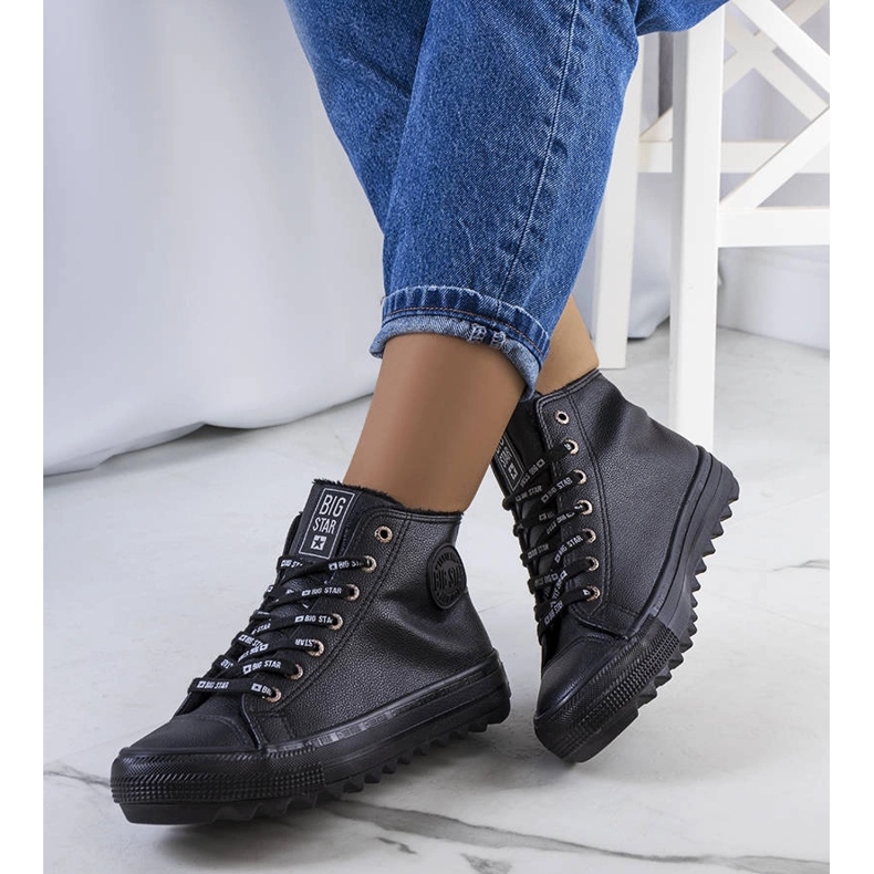 Deportivas negras con aislamiento Big Star EE274110 negro 1 Deportivas negras con aislamiento Big Star EE274110 negro 1