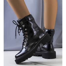 PA1 Botas negras en una suela de tractor Delle negro 2