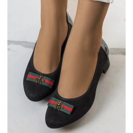 Salones negros de Manelia 1