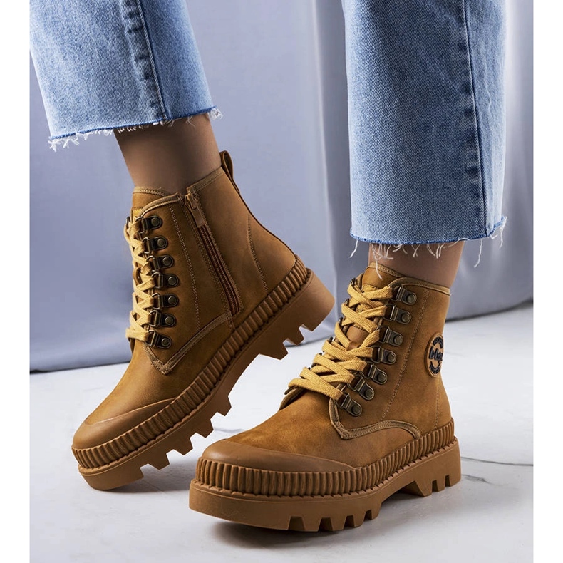 Botas con aislamiento camel LCJ-22-44-1339L Lee Cooper beige 1