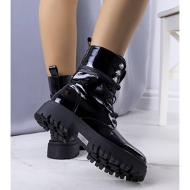 BM Botas Kenzie de charol negro 2