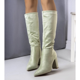 Botas verdes con aislamiento en el puesto de Narcis 1