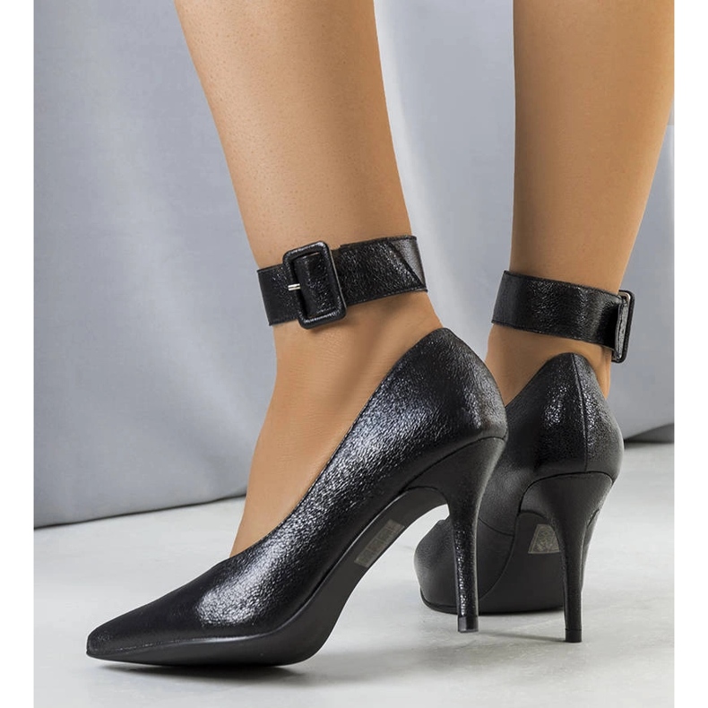 Tacones metalizados negros de Janin 1 Tacones metalizados negros de Janin 1