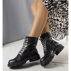 Botas de montaña negras con cadenas Sylas negro 1