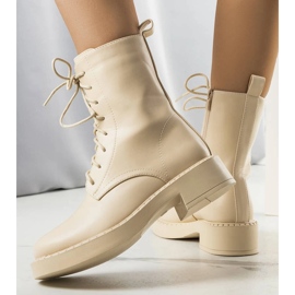 Botas con aislamiento beige de Ildar 2
