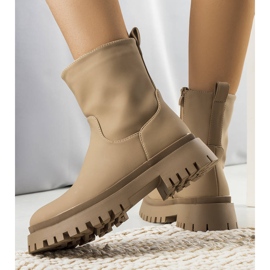 Botas aislantes en marrón albahaca 2