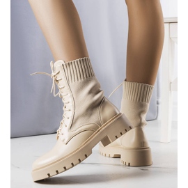 BM Deportivas beige de Ensley 2