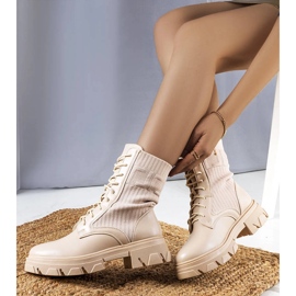 Botas de montaña beige de Kori 1