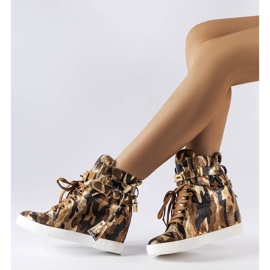 Zapatillas con cuña de camuflaje marrones de Annabelle beige 1 Zapatillas con cuña de camuflaje marrones de Annabelle beige 1