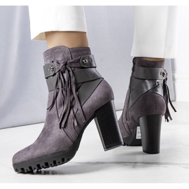 BM Botas grises con aislamiento de Rayan 2