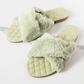 Babuchas Karsyn verdes con pelo 1