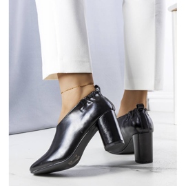 PA1 Botines negros de Tadeo 3