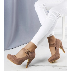 Zapatos de tacón beige de Quinn 1