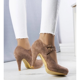 Zapatos de tacón beige de Quinn 2