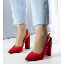 Bombas rojas con un talón abierto rojo 1
