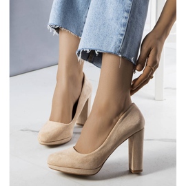 Zapatos de tacón de aguja beige de Leonard 1