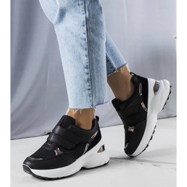 Zapatillas negras en una enorme suela Elsie negro 1 Zapatillas negras en una enorme suela Elsie negro 1