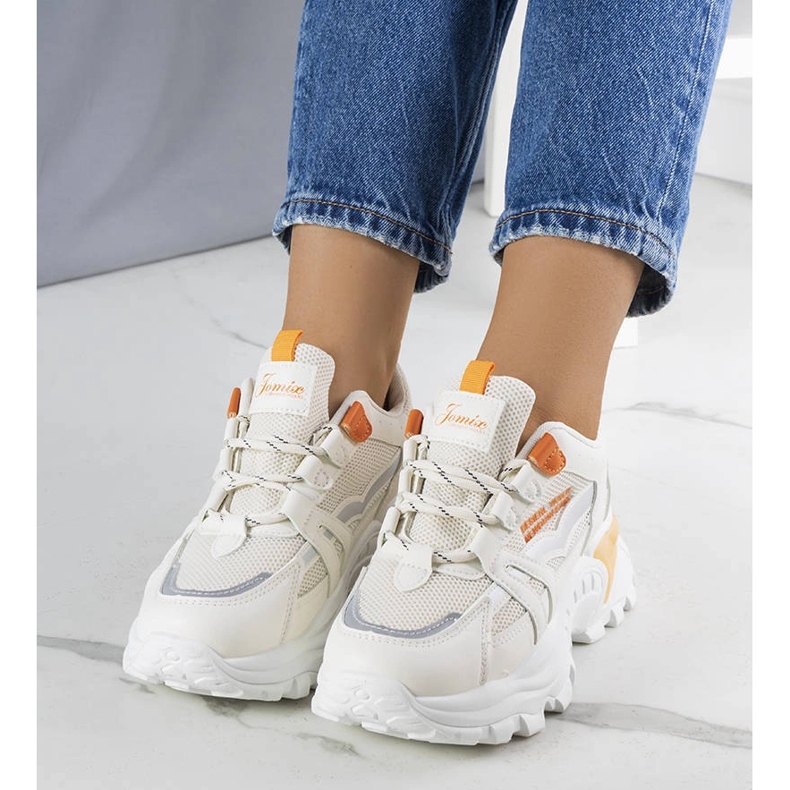 Deportivas beige ópalo con inserciones flúor 1