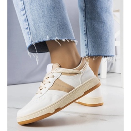 Zapatillas beige de mujer de Marcella 1