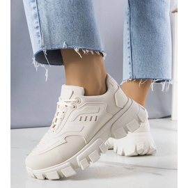 Zapatillas beige en una suela masiva de Inez 2
