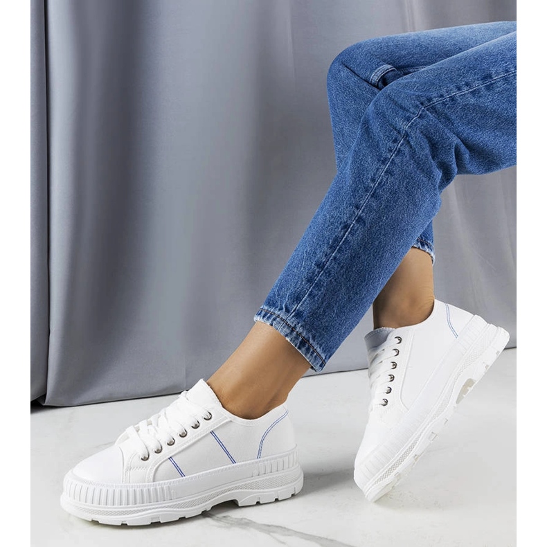 Zapatillas blancas con plataforma de Nichole. blanco 1