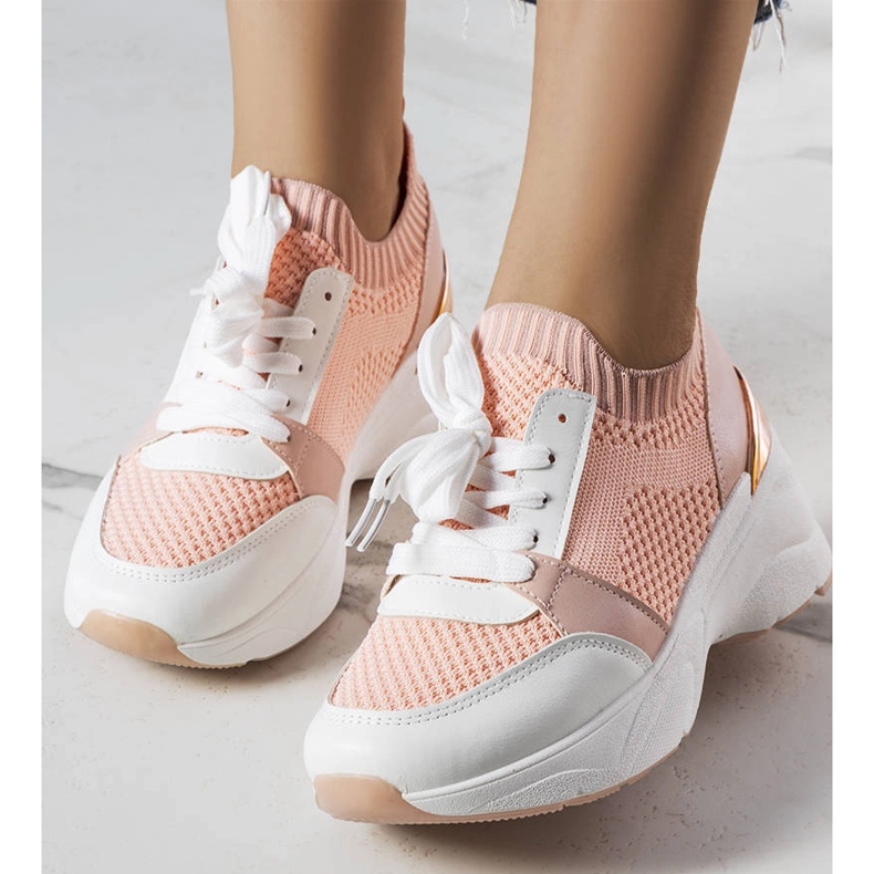 Zapatillas rosas con cuña de Ann 1