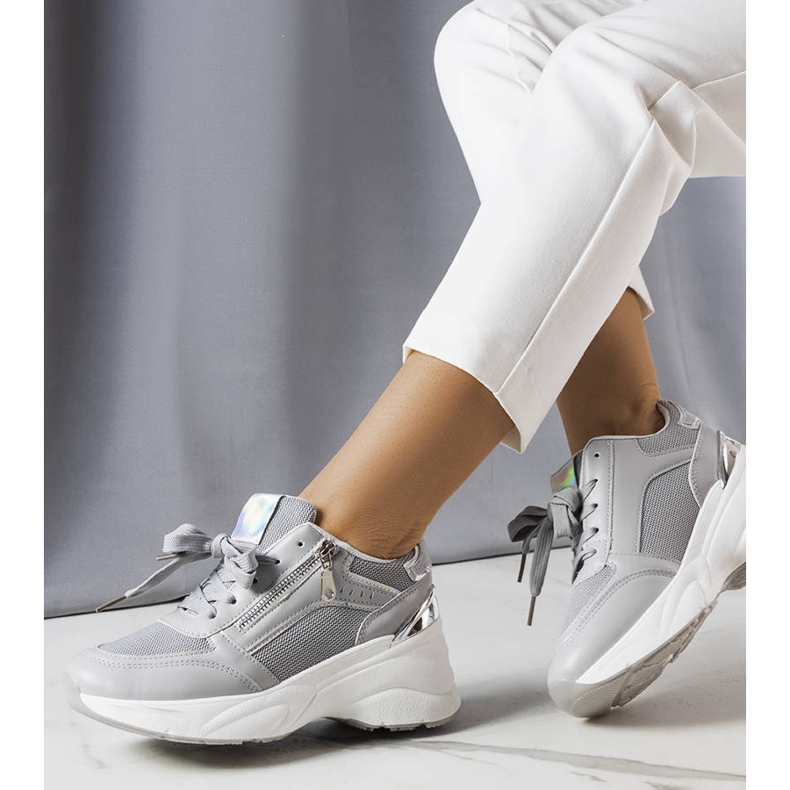 Zapatillas con cuña grises de Stacey 1