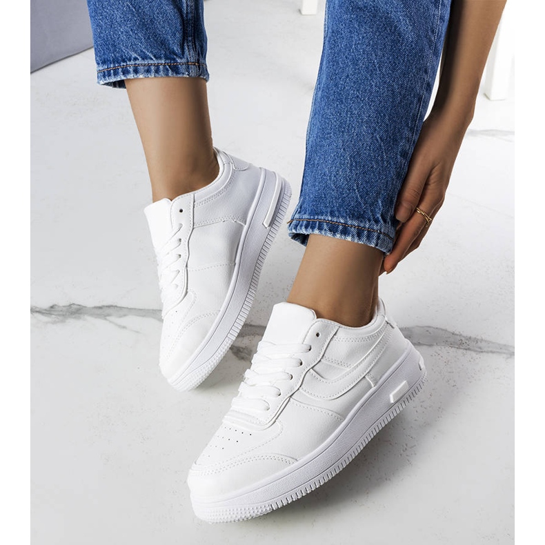 BM Zapatillas blancas con suela gruesa de Kim. blanco 1