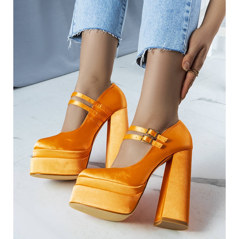 Zapatos de tacón naranjas de Lynn. 1 Zapatos de tacón naranjas de Lynn. 1