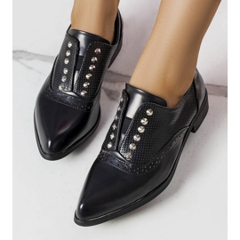 BM Zapatos brogue calados negros con tachuelas de Erin 3