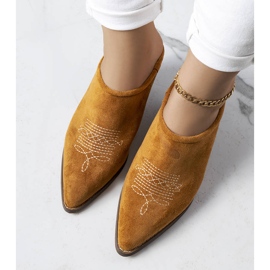 PA1 Chanclas marrones con frente incorporado de Linda marrón 1