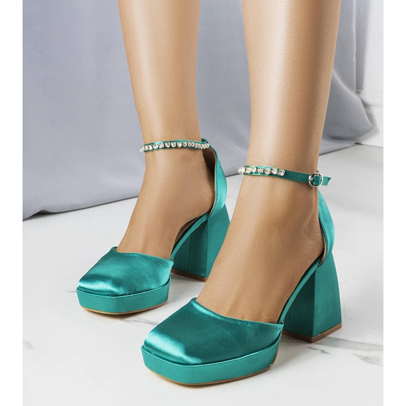 Salones verdes decorados con pedrería de Jodi 1