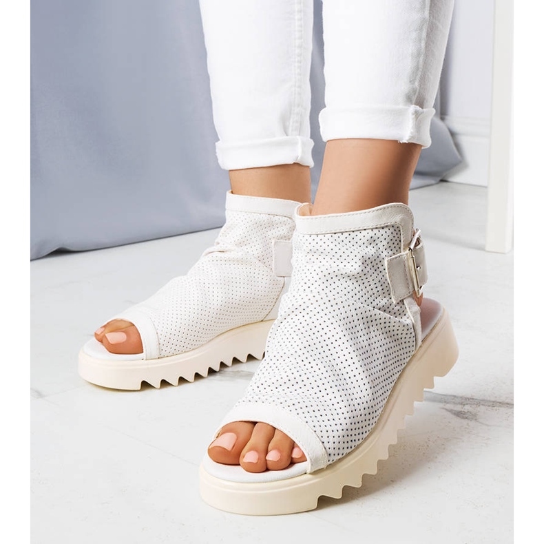 PA1 Sandalias caladas blancas de Beulah blanco 2