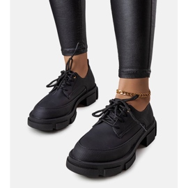Zapatos negros con suela maciza de Kay 3