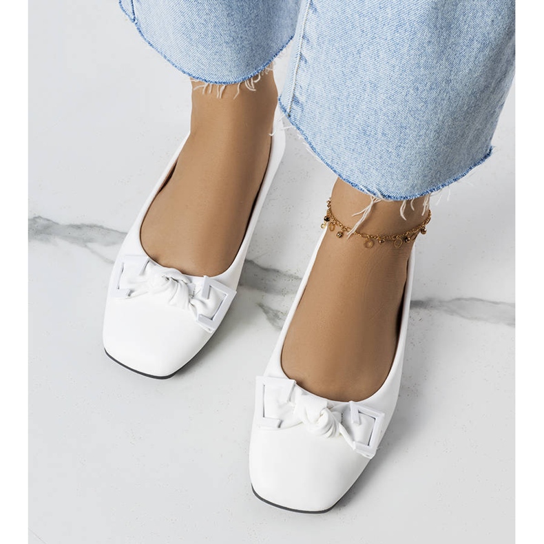 Bailarinas blancas con lazo de Tabitha blanco 1 Bailarinas blancas con lazo de Tabitha blanco 1