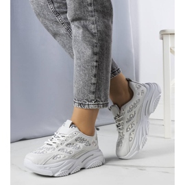 Deportivas grises decoradas con estampado Kara 2