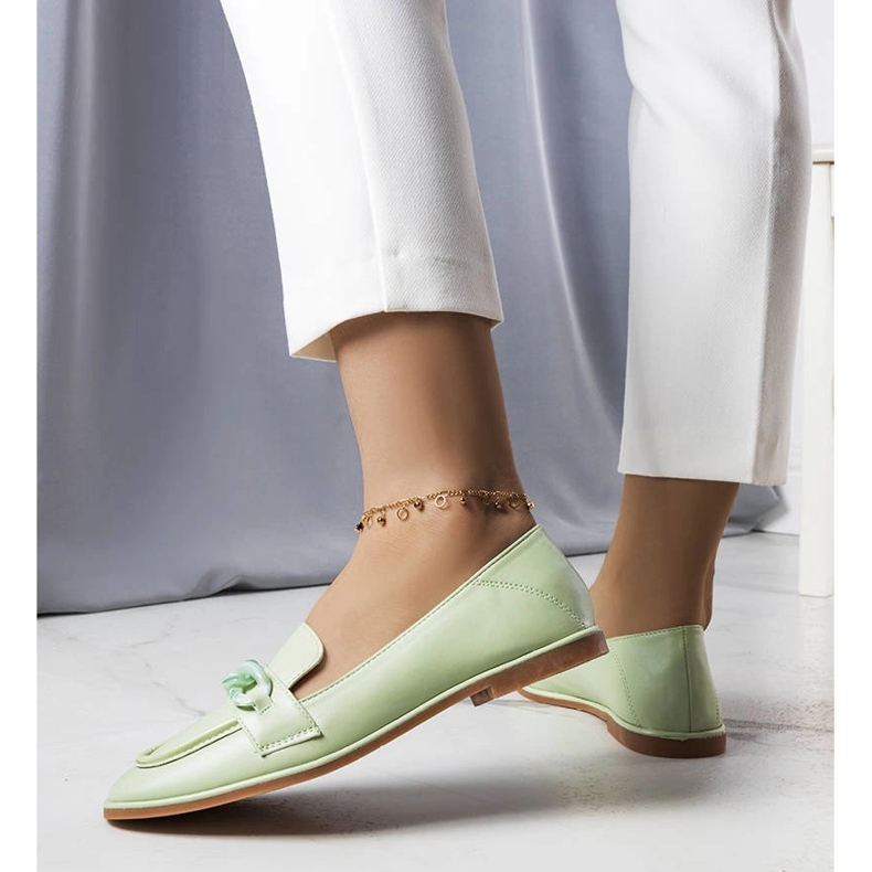 Mocasines verdes con cadena Bobbie 1 Mocasines verdes con cadena Bobbie 1