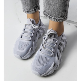 Zapatillas grises con una suela Beth de moda. 2