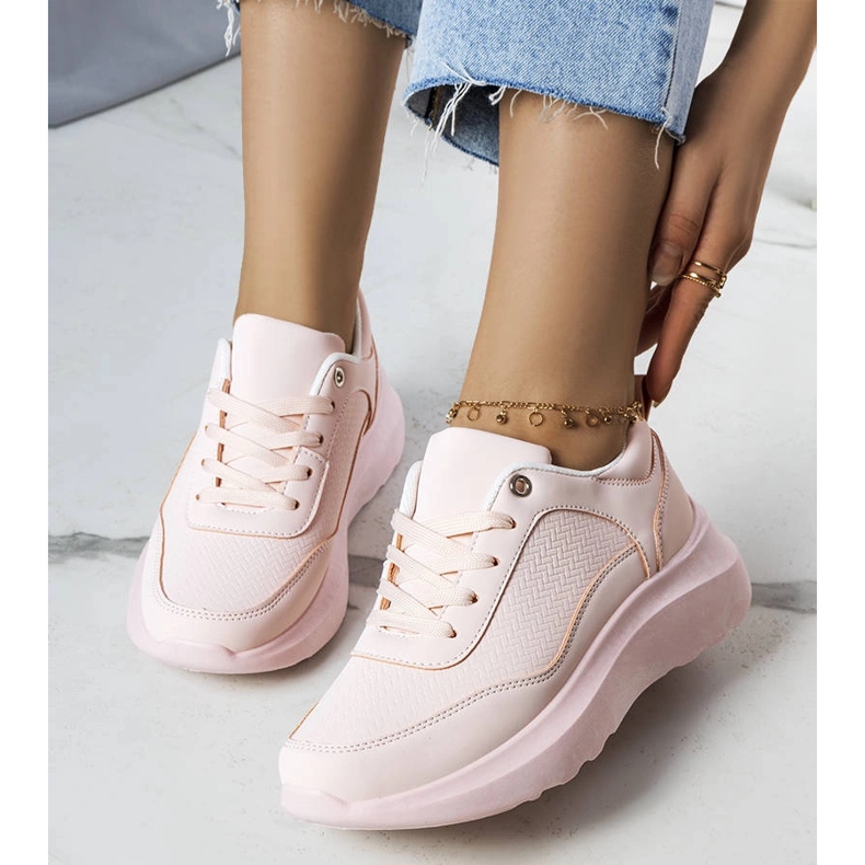 Zapatillas rosas en una suela Panetier de moda 1