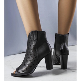 Botines calados negros de Aubé 1