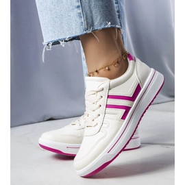 Zapatillas color crema con inserciones rosas, de Olympia. beige 2