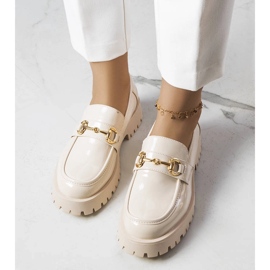 Zapatos lacados beige de Simard 2