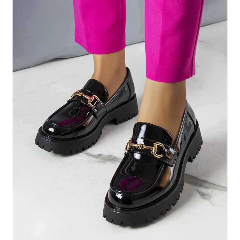 Zapatos lacados en negro de Simard 1